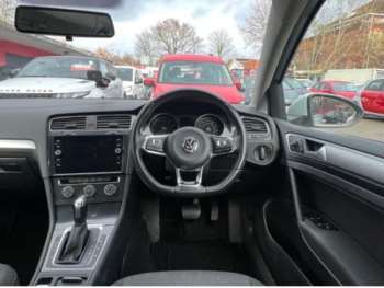 Used Volkswagen Golf 2018 for sale - 74096870: Photo