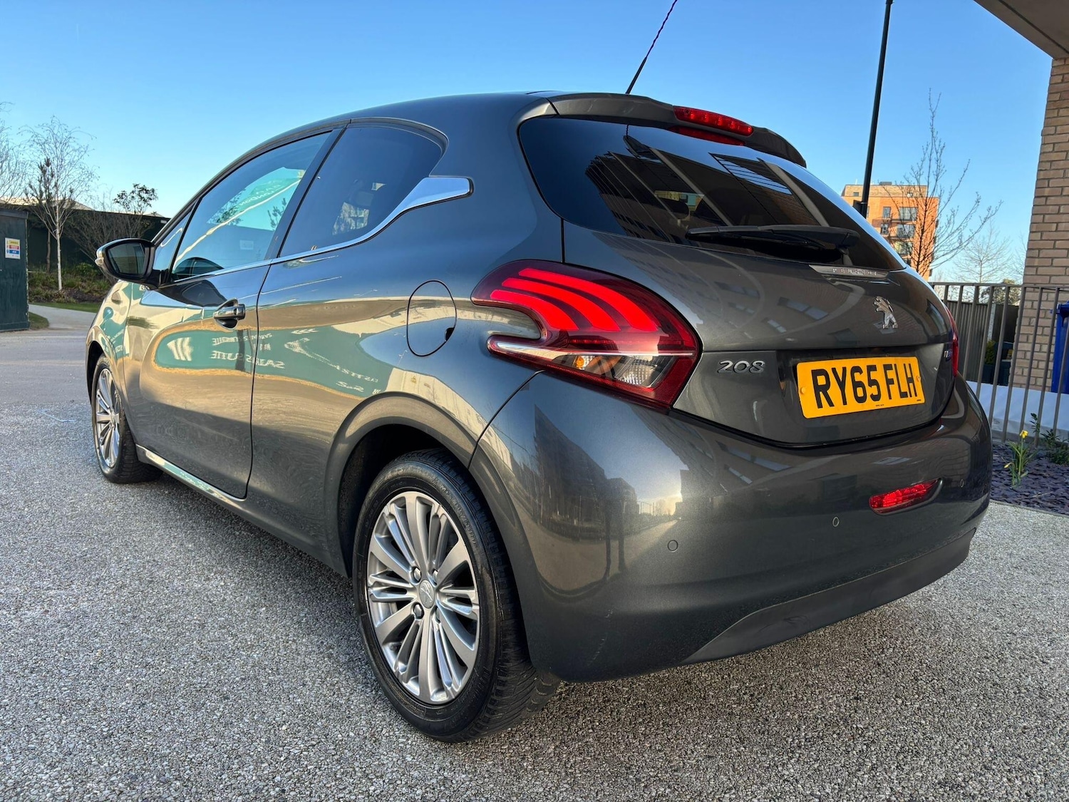 Used Peugeot 208 2016 for sale - 77924888: Photo 2