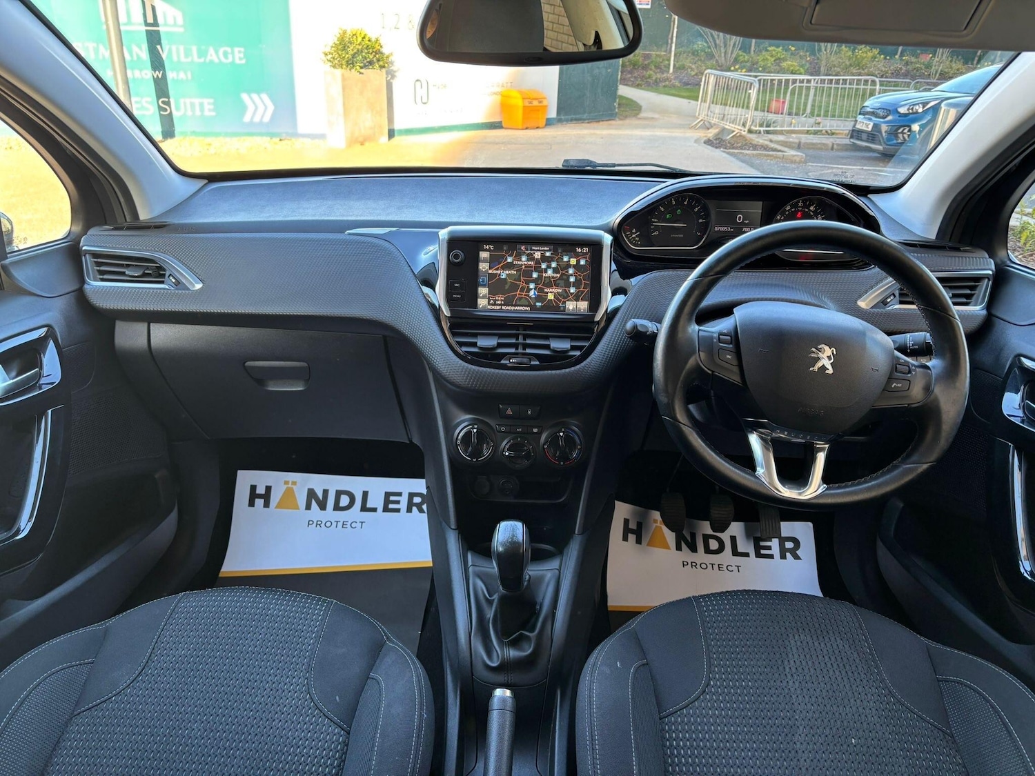 Used Peugeot 208 2016 for sale - 77924888: Photo 3