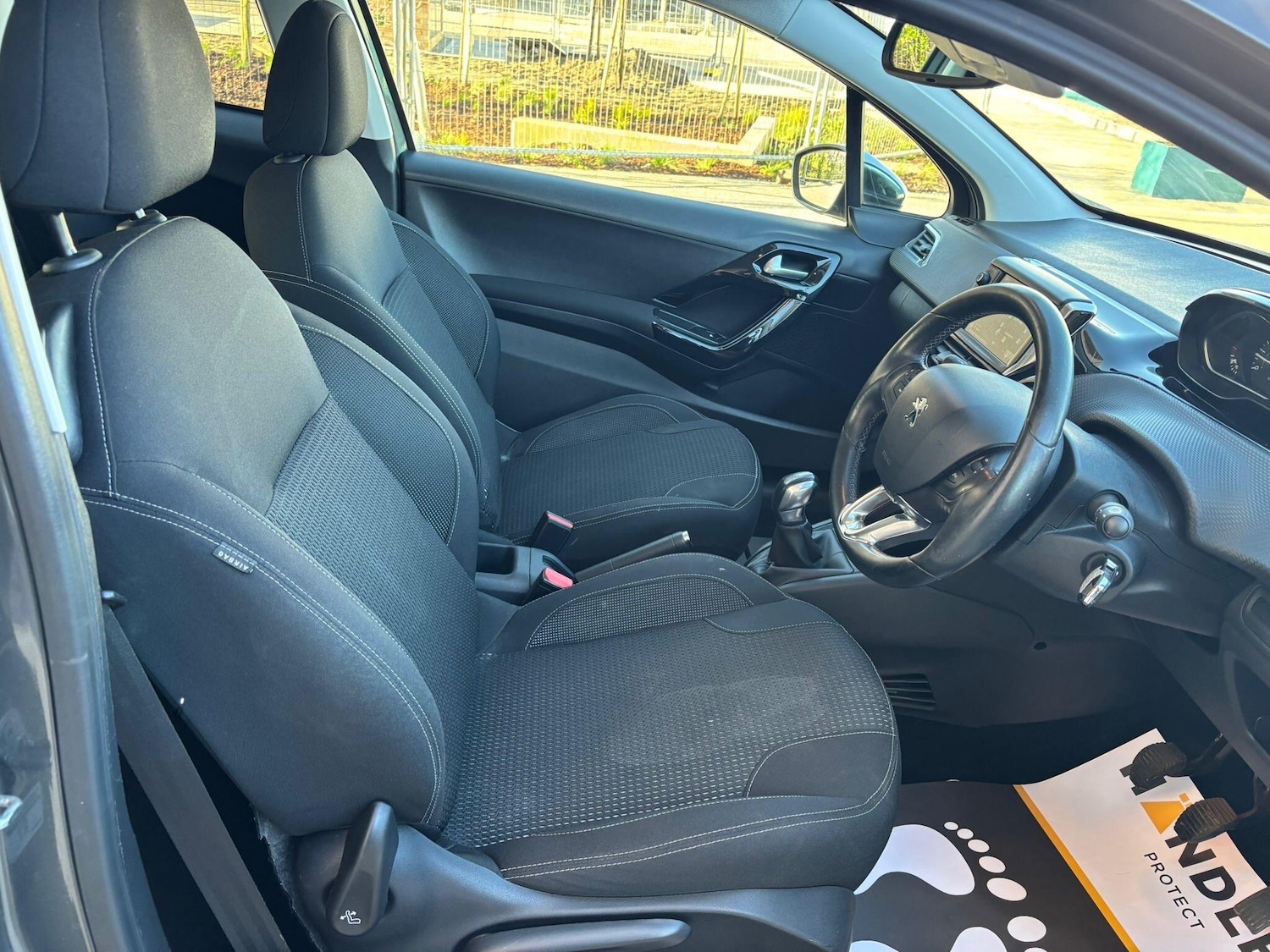 Used Peugeot 208 2016 for sale - 77924888: Photo 31