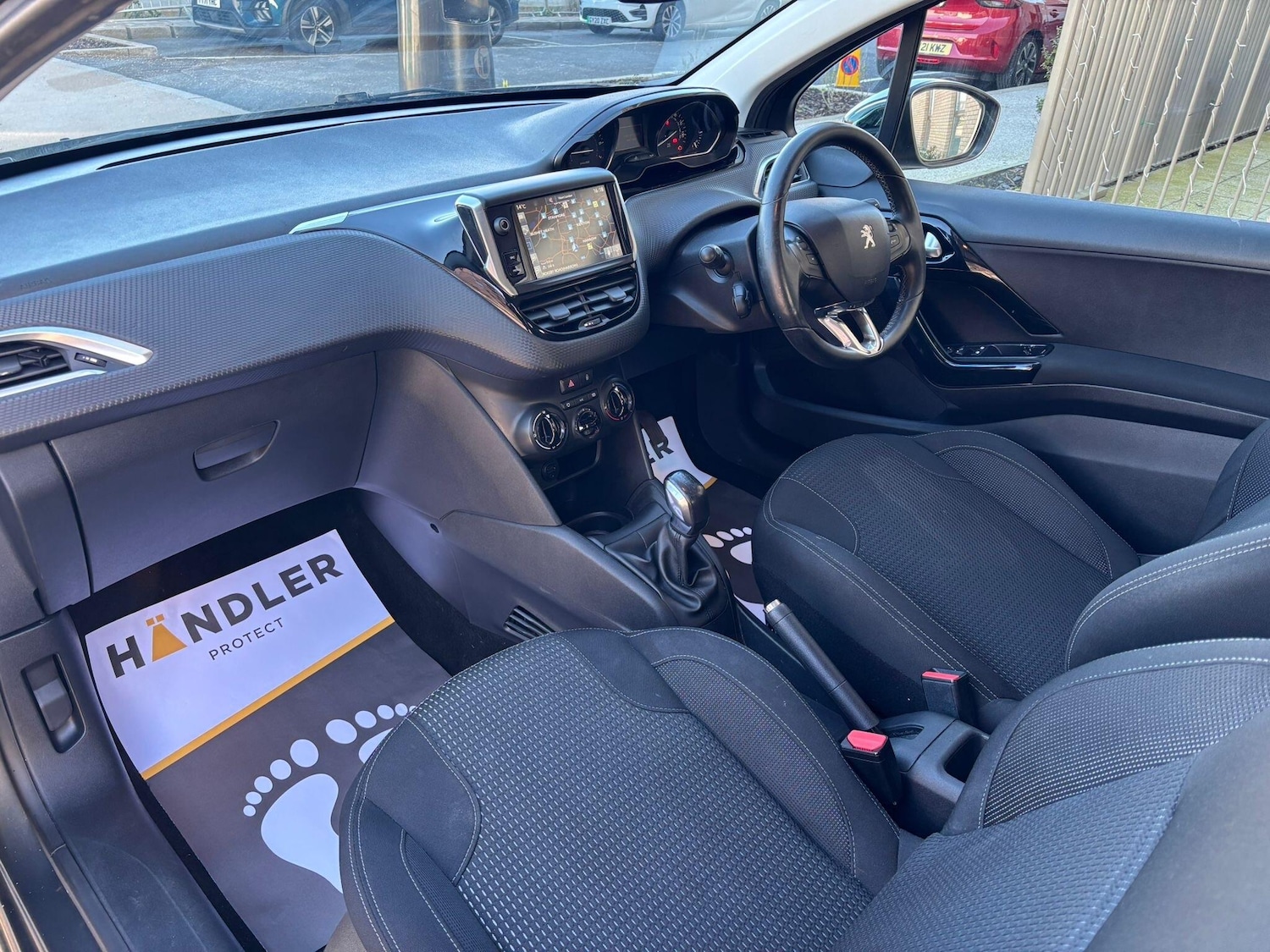 Used Peugeot 208 2016 for sale - 77924888: Photo 4