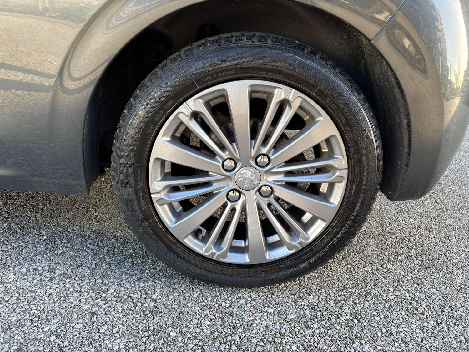 Used Peugeot 208 2016 for sale - 77924888: Photo 40