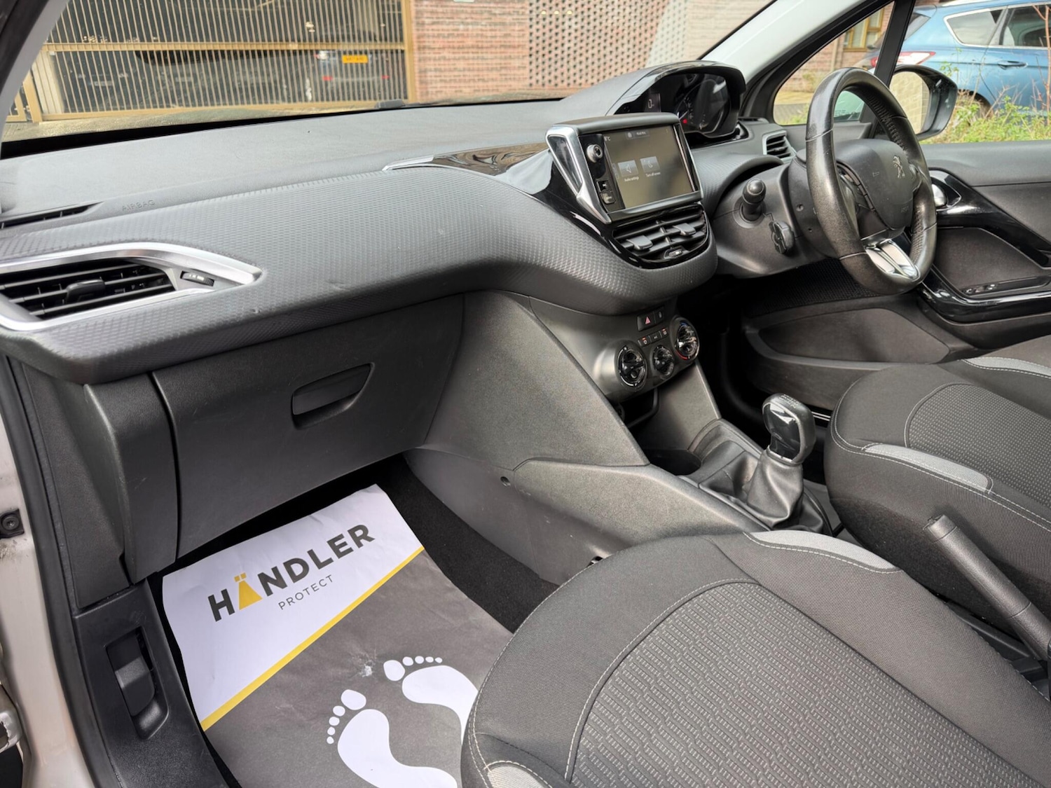 Used Peugeot 208 2017 for sale - 77306135: Photo 17