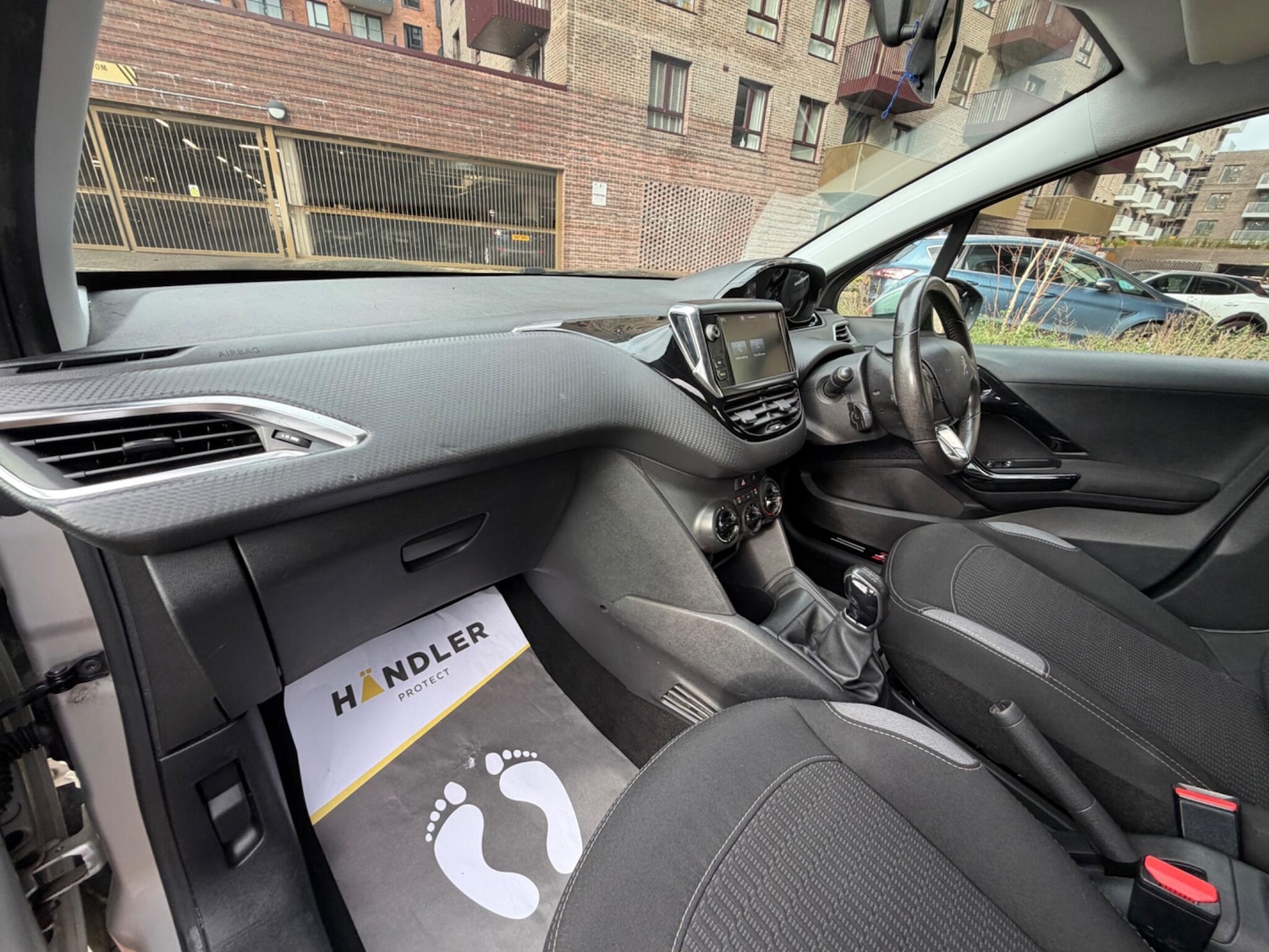 Used Peugeot 208 2017 for sale - 77306135: Photo 22