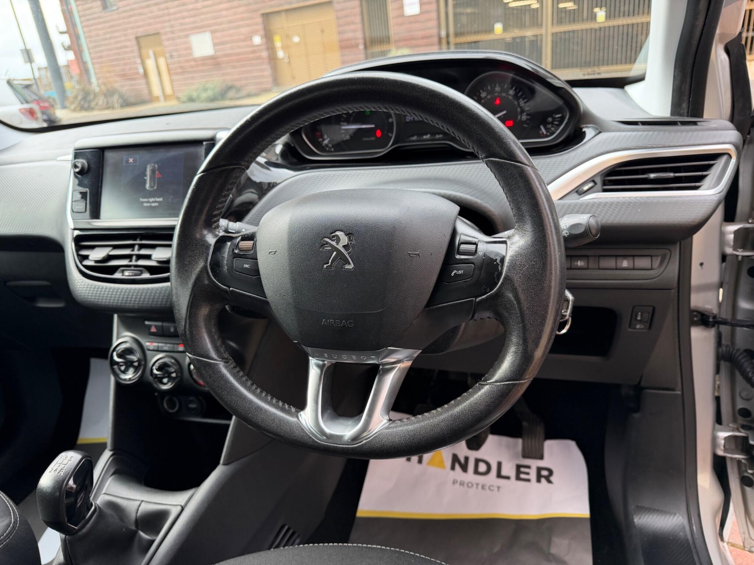 Used Peugeot 208 2017 for sale - 77306135: Photo 23