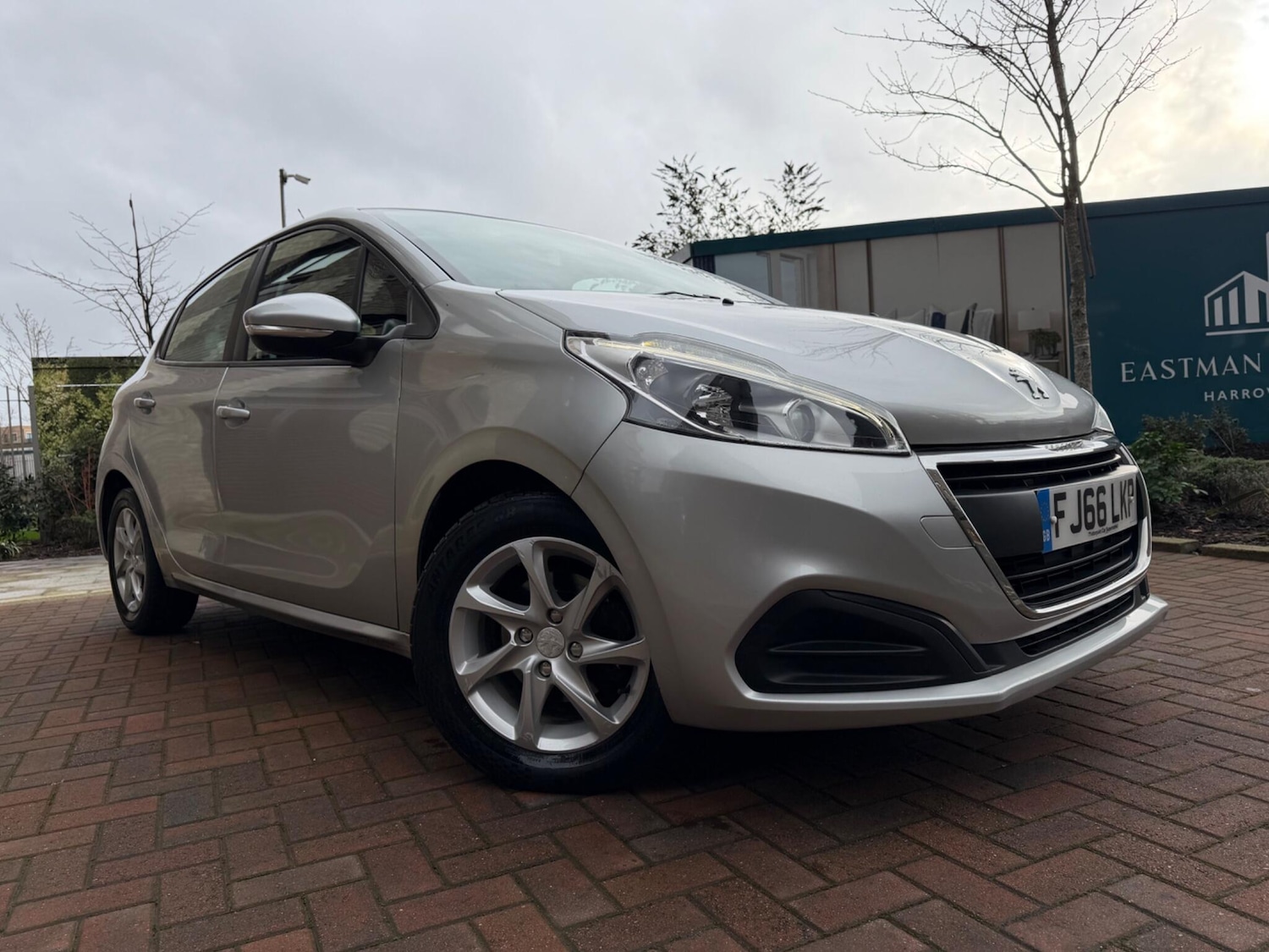 Used Peugeot 208 2017 for sale - 77306135: Photo 3
