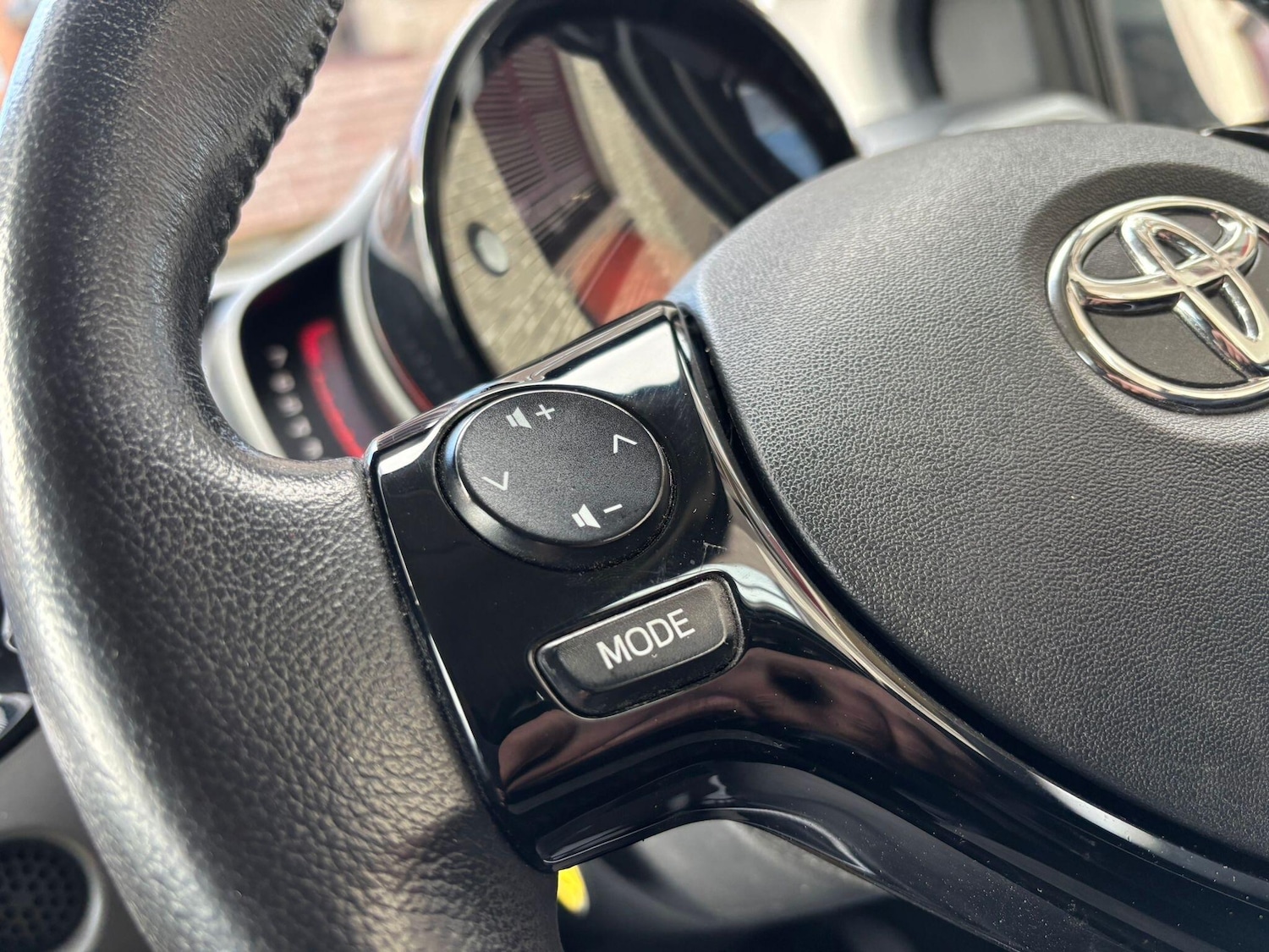 Used Toyota AYGO for sale - 78057887: Photo 40