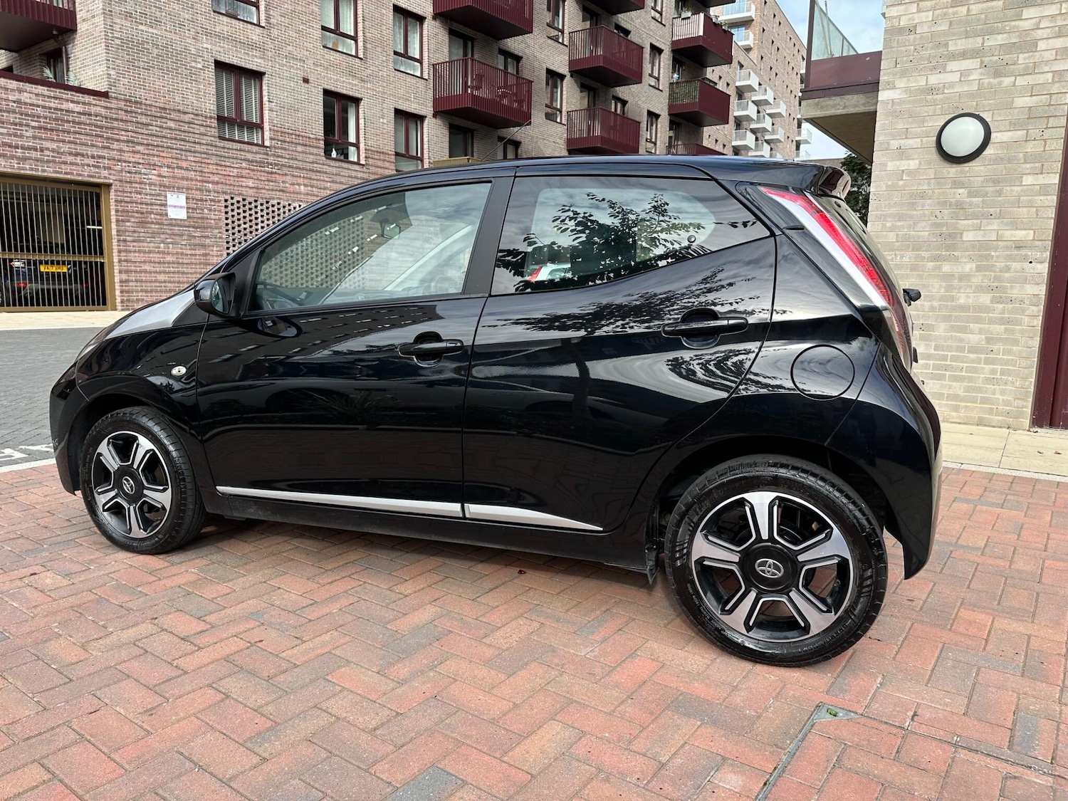 Used Toyota AYGO 2016 for sale - 76295483: Photo 15