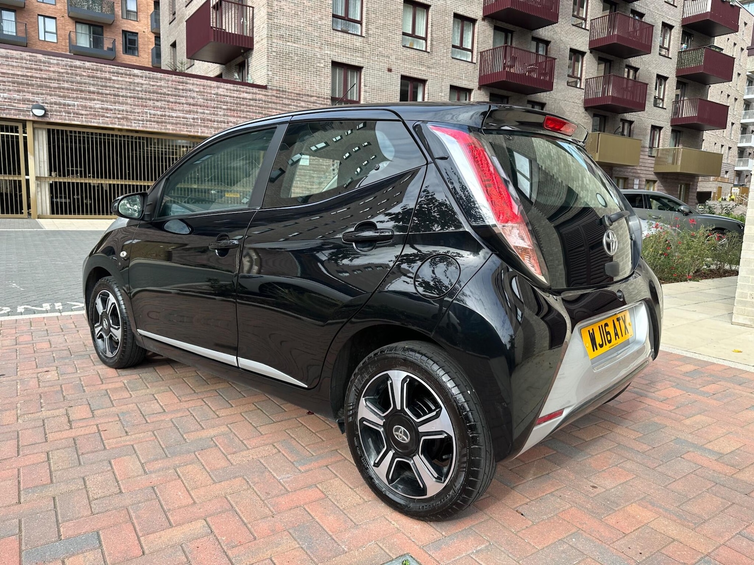 Used Toyota AYGO 2016 for sale - 76295483: Photo 2