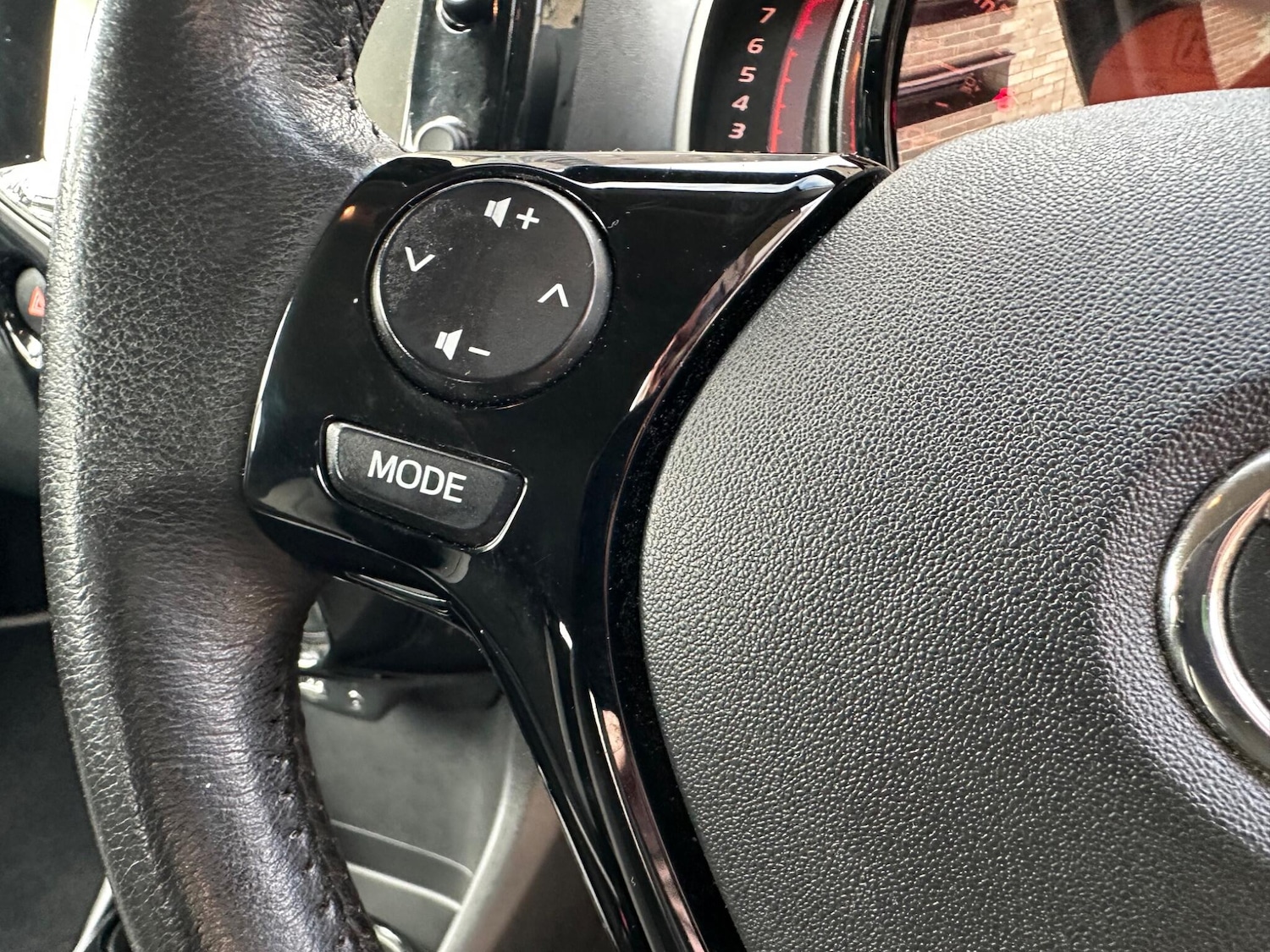 Used Toyota AYGO 2016 for sale - 76295483: Photo 21