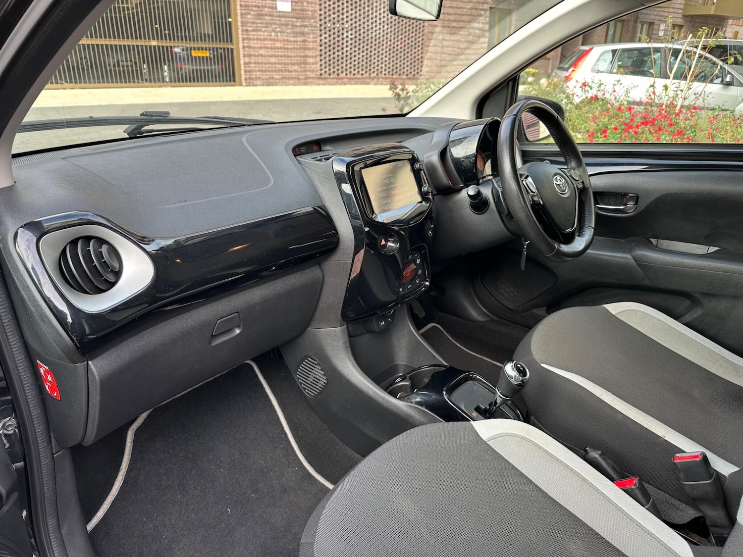 Used Toyota AYGO 2016 for sale - 76295483: Photo 24