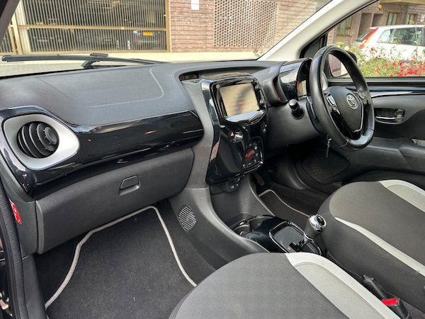 Used Toyota AYGO 2016 for sale - 76295483: Photo 25