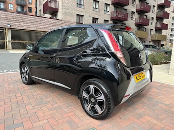 Used Toyota AYGO 2016 for sale - 76295483: Photo 2