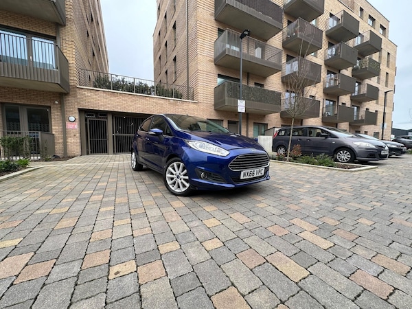 Used Ford Fiesta 2016 for sale - 74750725: Photo 9