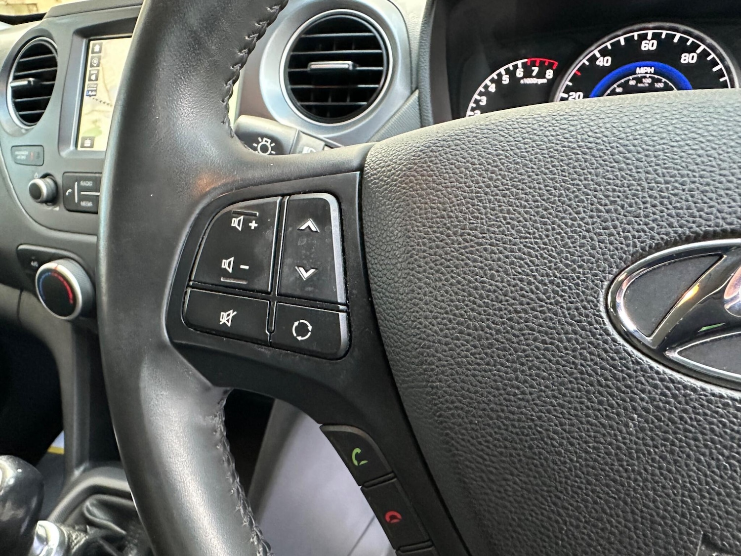 Used Hyundai i10 2020 for sale - 76671187: Photo 30