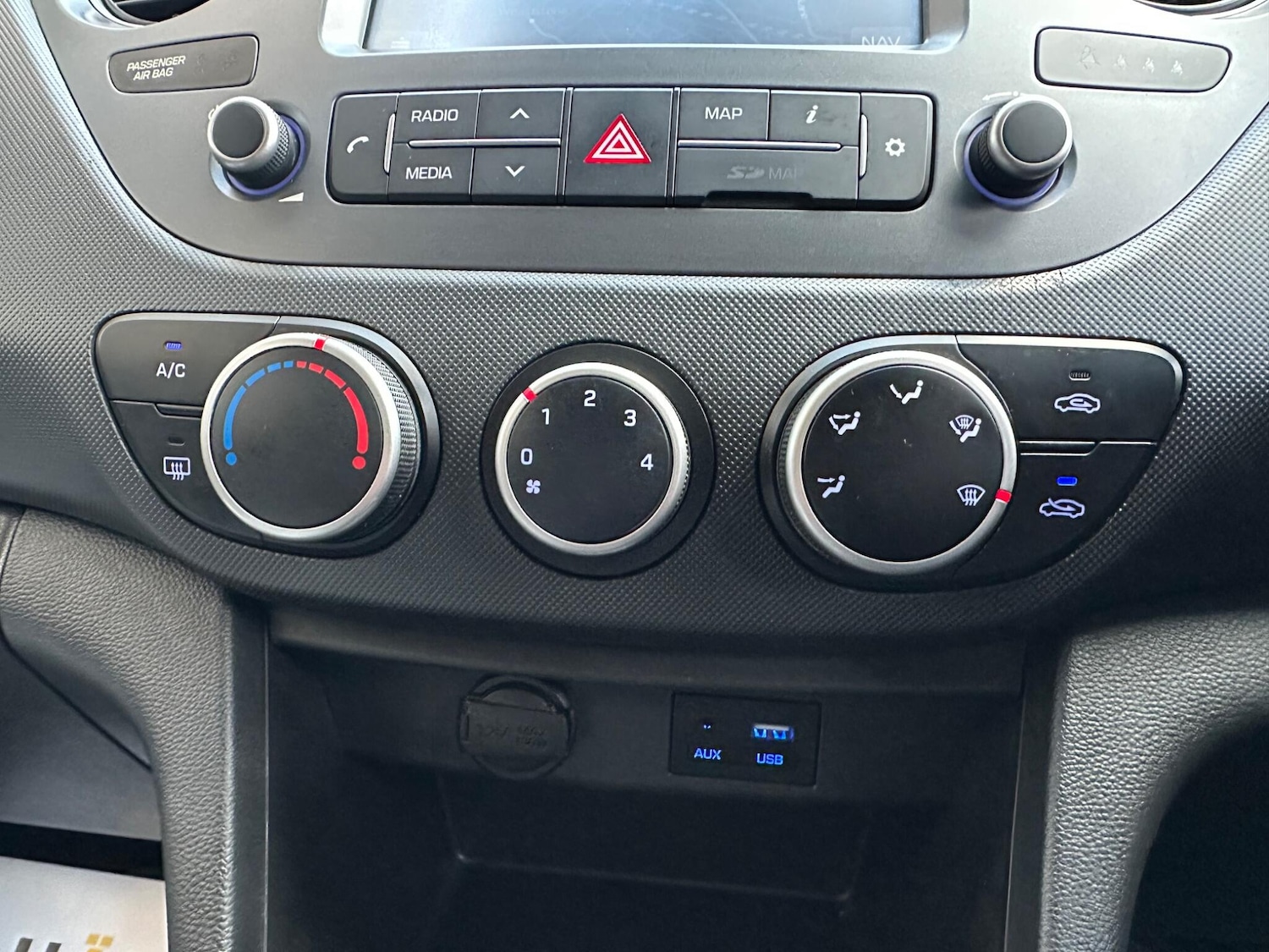 Used Hyundai i10 2020 for sale - 76671187: Photo 40