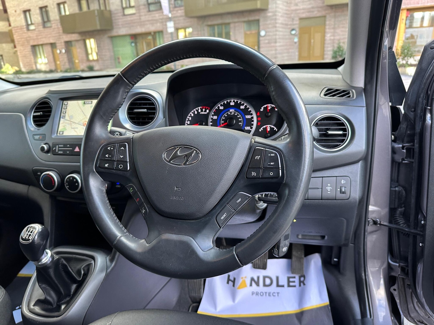 Used Hyundai i10 2020 for sale - 76671187: Photo 44