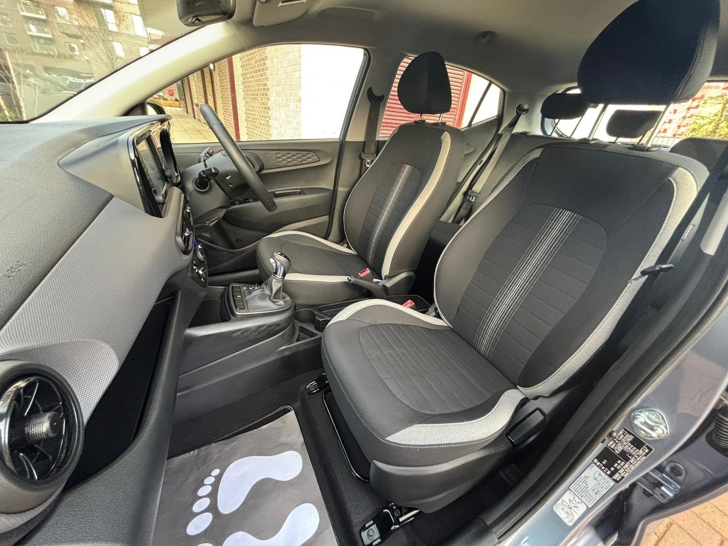 Used Hyundai i10 for sale - 77768053: Photo 49