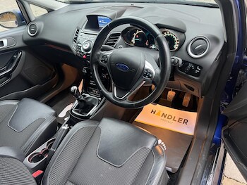 Used Ford Fiesta 2016 for sale - 76996044: Photo