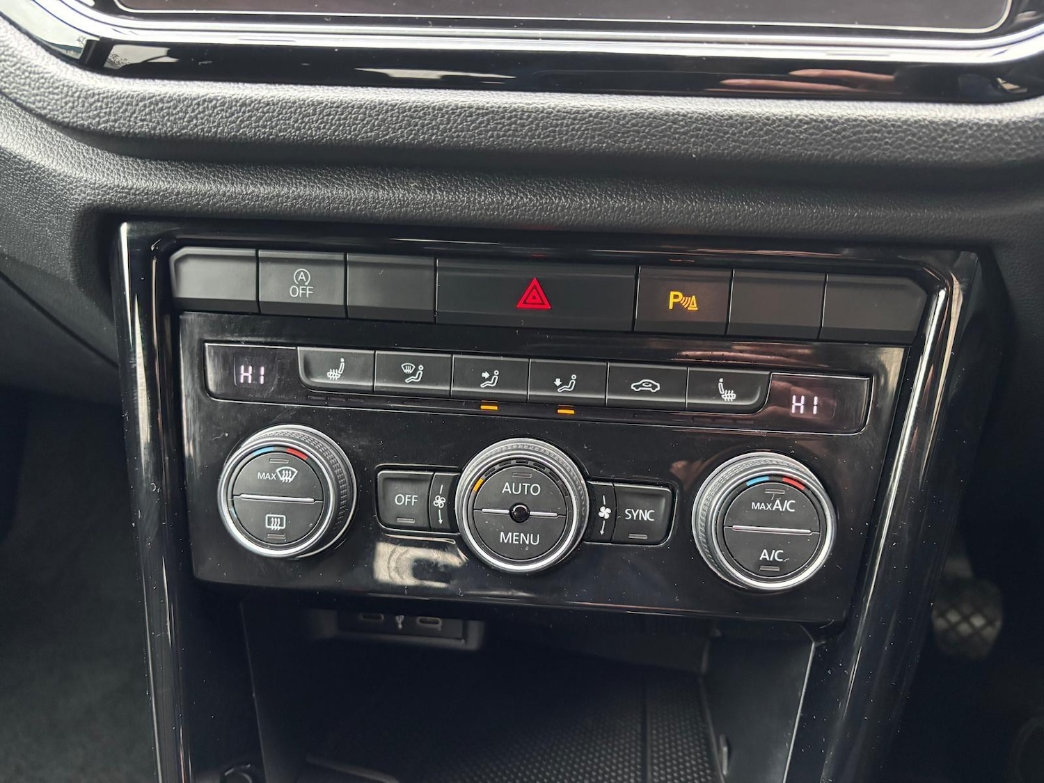 Used Volkswagen T-Roc 2020 for sale - 77597908: Photo 41