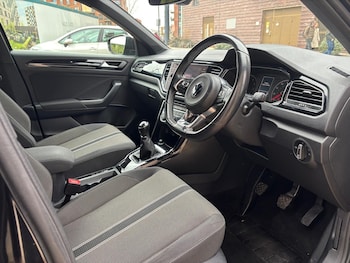 Used Volkswagen T-Roc 2020 for sale - 77597908: Photo