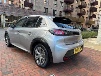 Used Peugeot E-208 2022 for sale - 75781813: Photo