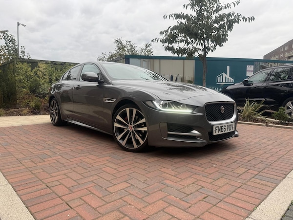 Used Jaguar XE 2017 for sale - 76307639: Photo 10