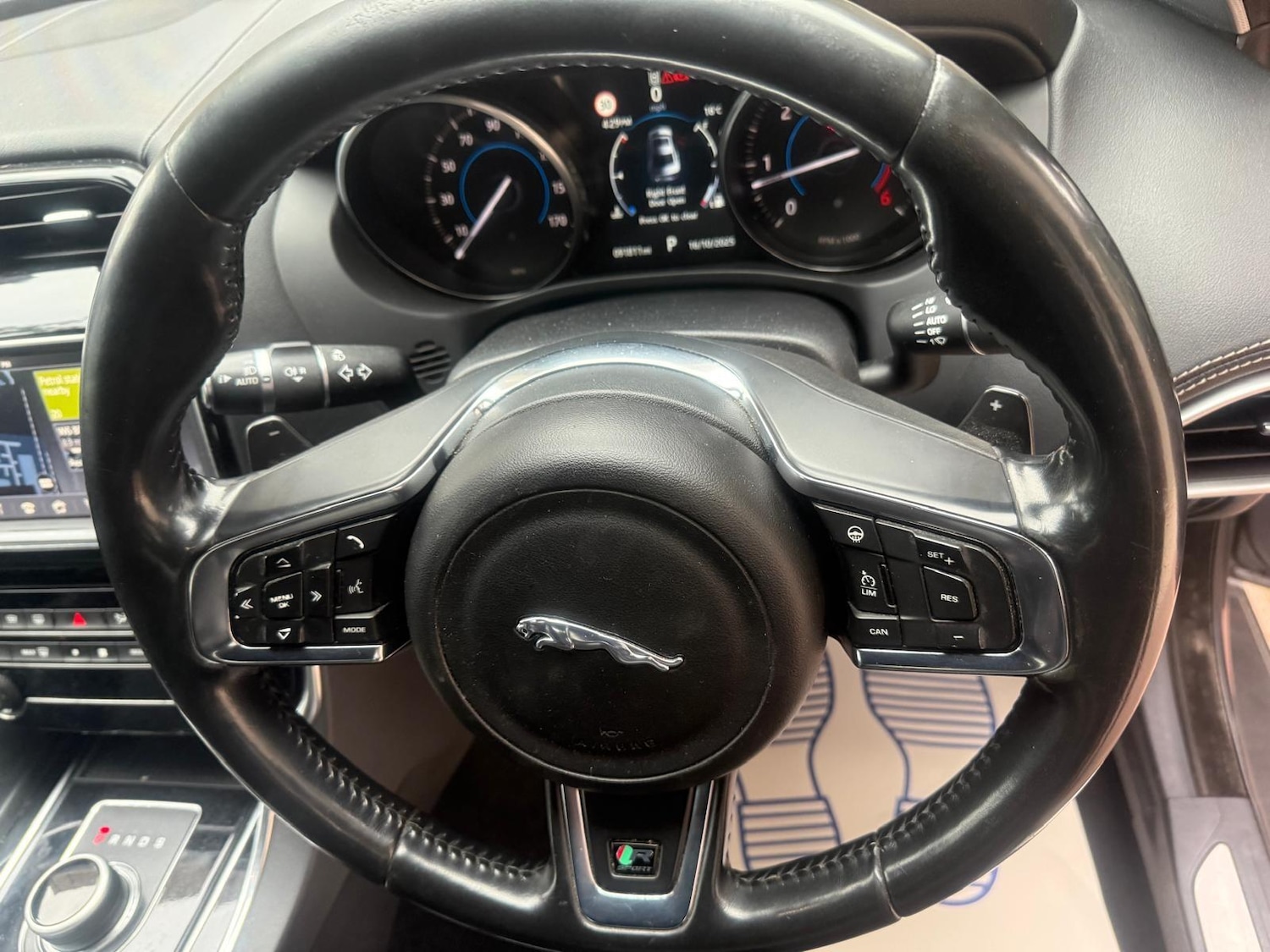 Used Jaguar XE 2017 for sale - 76307639: Photo 21