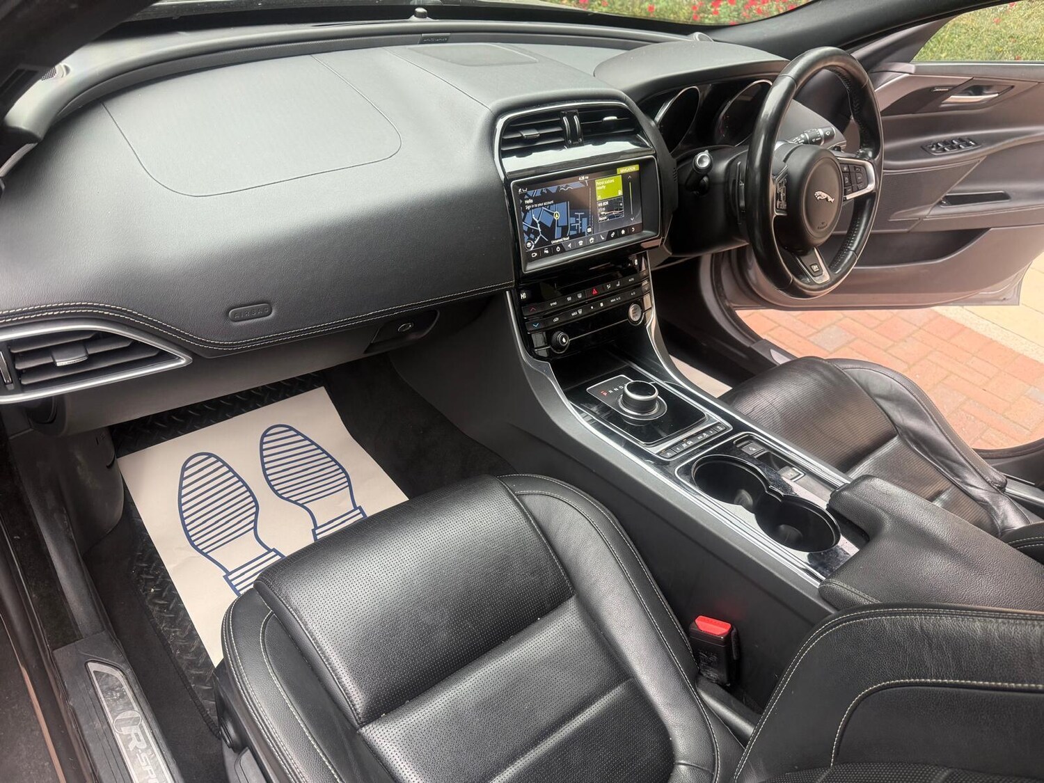 Used Jaguar XE 2017 for sale - 76307639: Photo 25