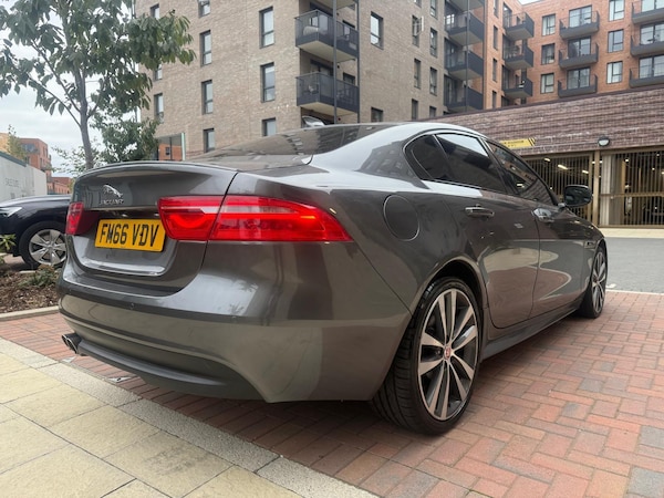 Used Jaguar XE 2017 for sale - 76307639: Photo 2