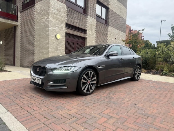 Used Jaguar XE 2017 for sale - 76307639: Photo 5