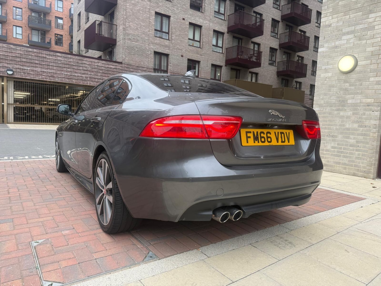 Used Jaguar XE 2017 for sale - 76307639: Photo 6