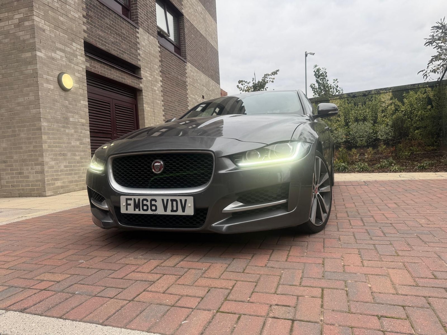 Used Jaguar XE 2017 for sale - 76307639: Photo 7