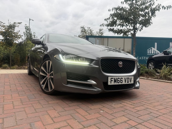 Used Jaguar XE 2017 for sale - 76307639: Photo 8