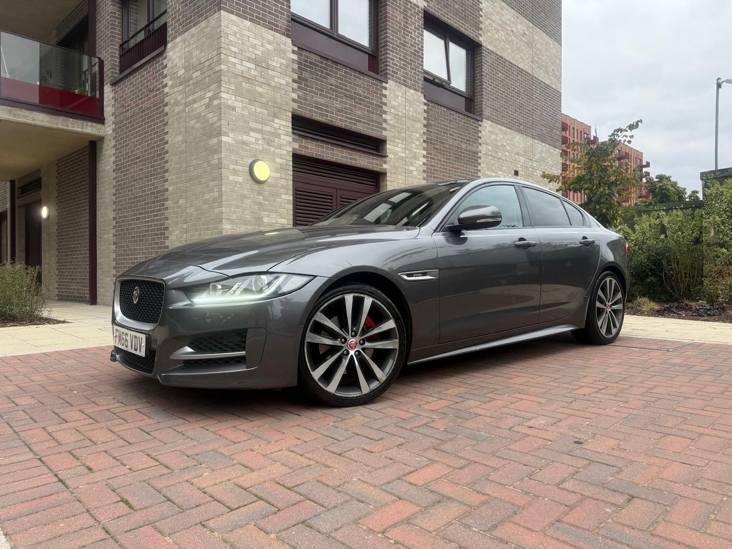 Used Jaguar XE 2017 for sale - 76307639: Photo 9