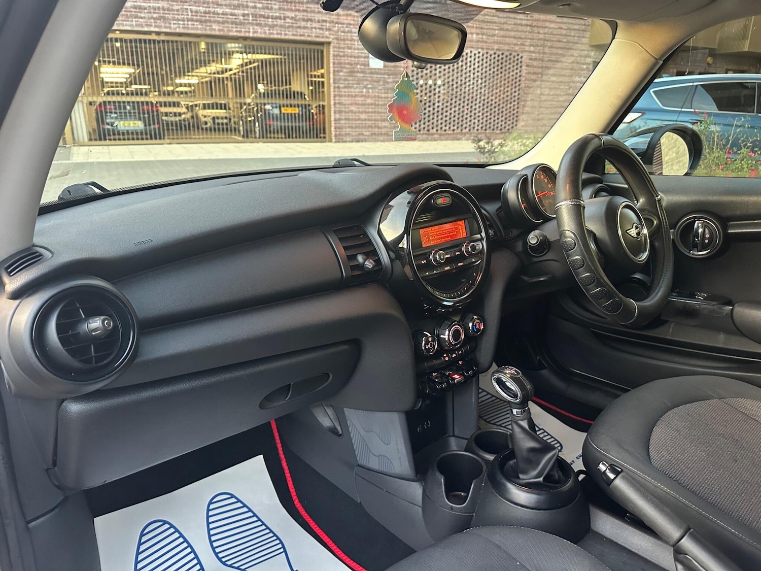 Used MINI Hatch 2015 for sale - 76657884: Photo 3