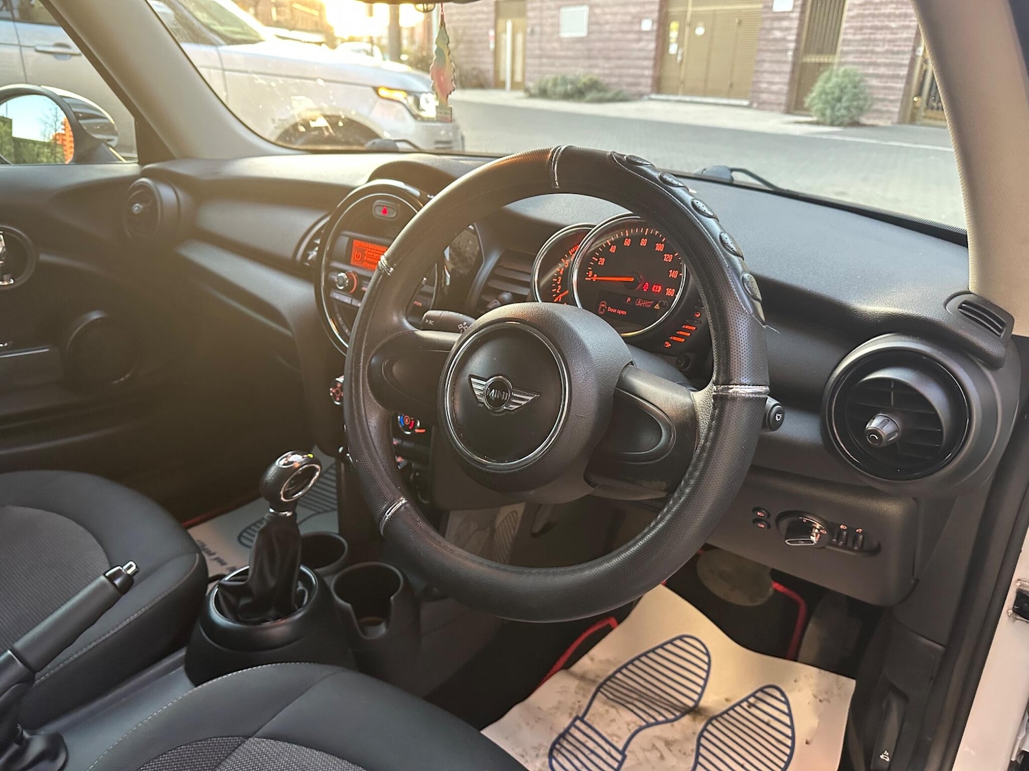 Used MINI Hatch 2015 for sale - 76657884: Photo 30