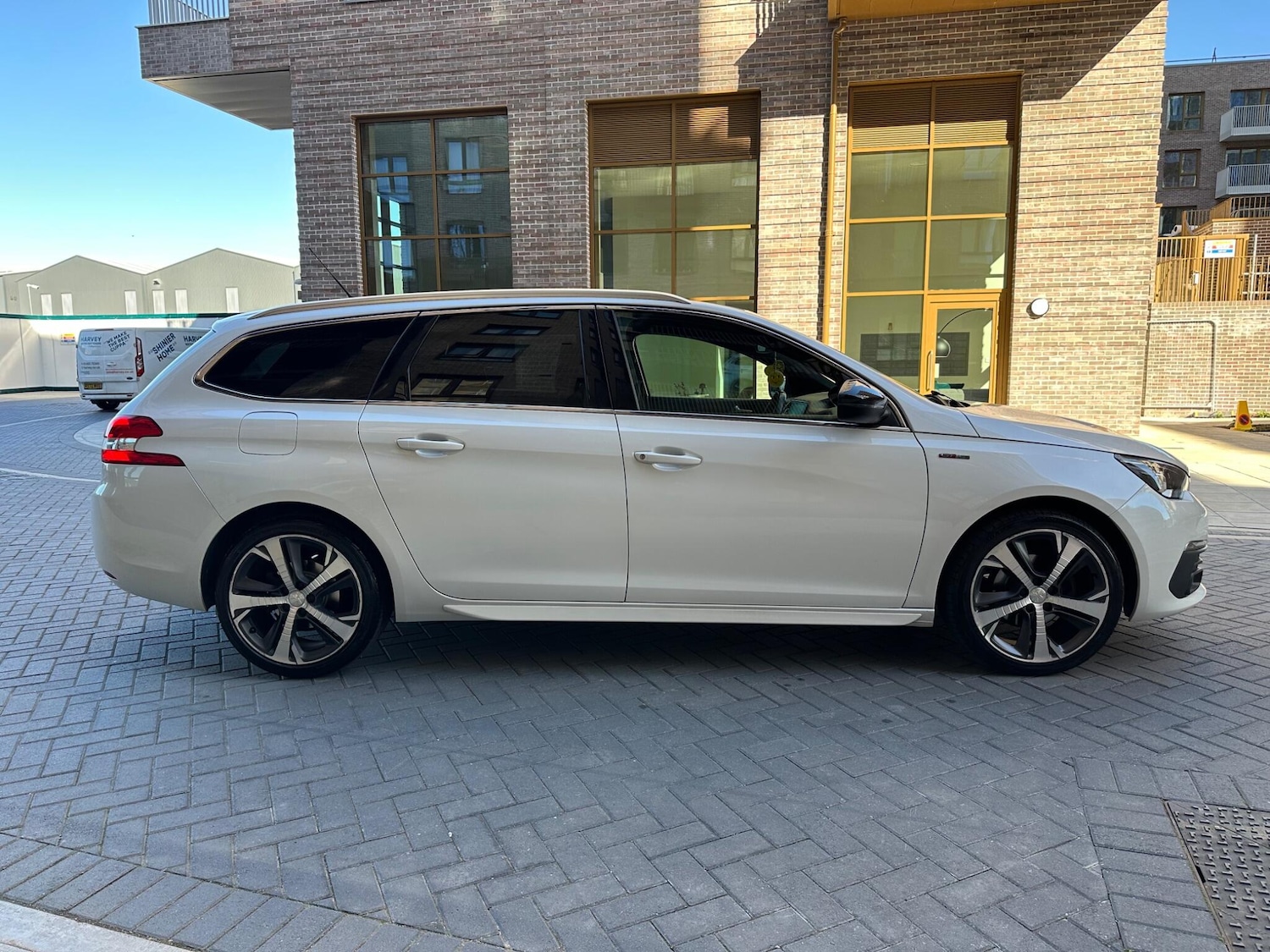 Used Peugeot 308 SW 2017 for sale - 76159199: Photo 18