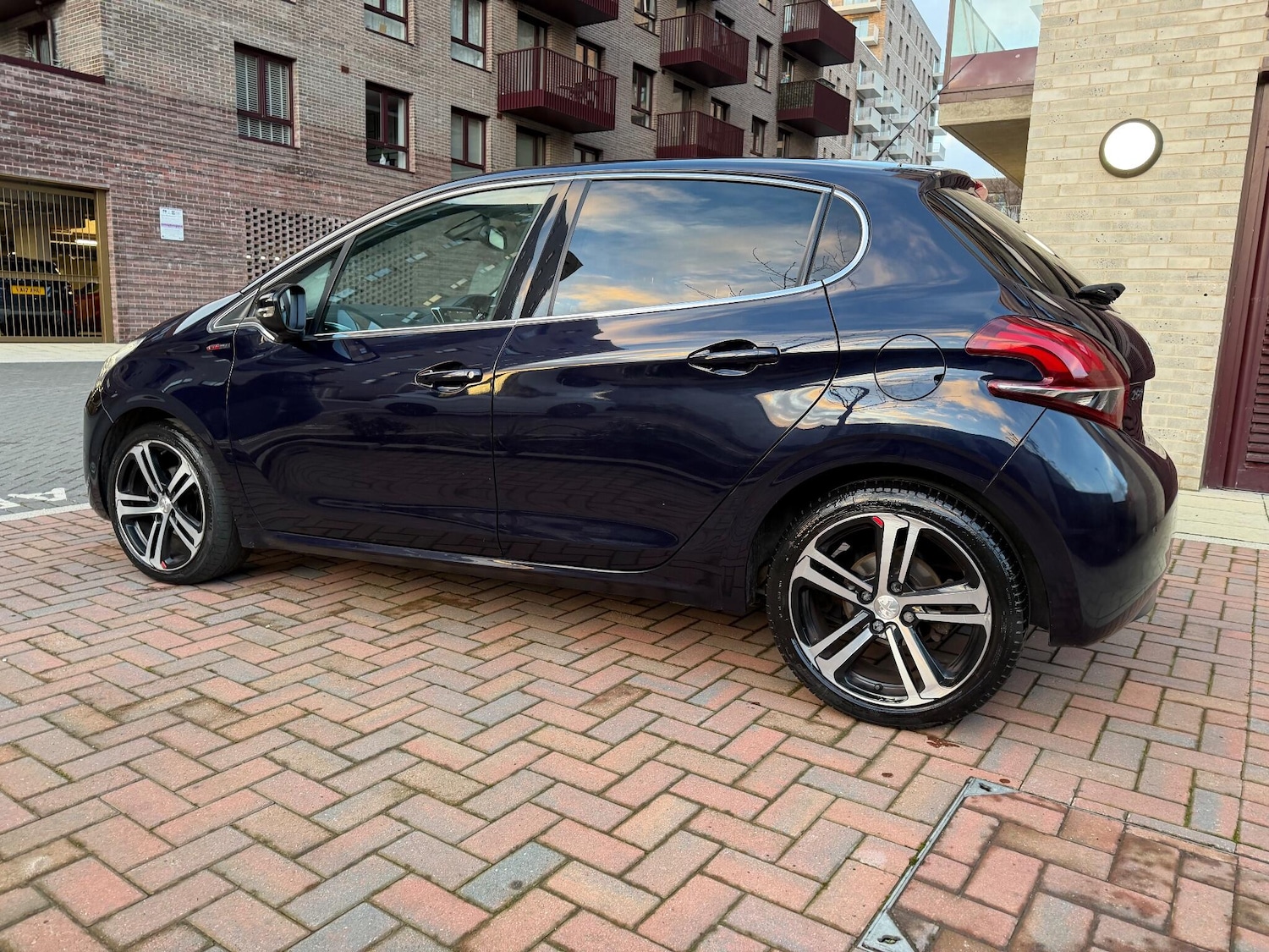 Used Peugeot 208 2017 for sale - 77175266: Photo 15