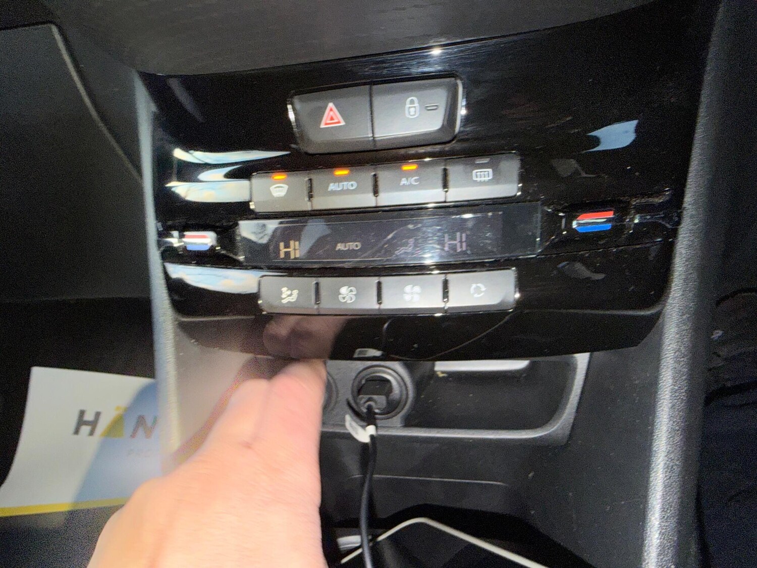 Used Peugeot 208 2017 for sale - 77175266: Photo 34