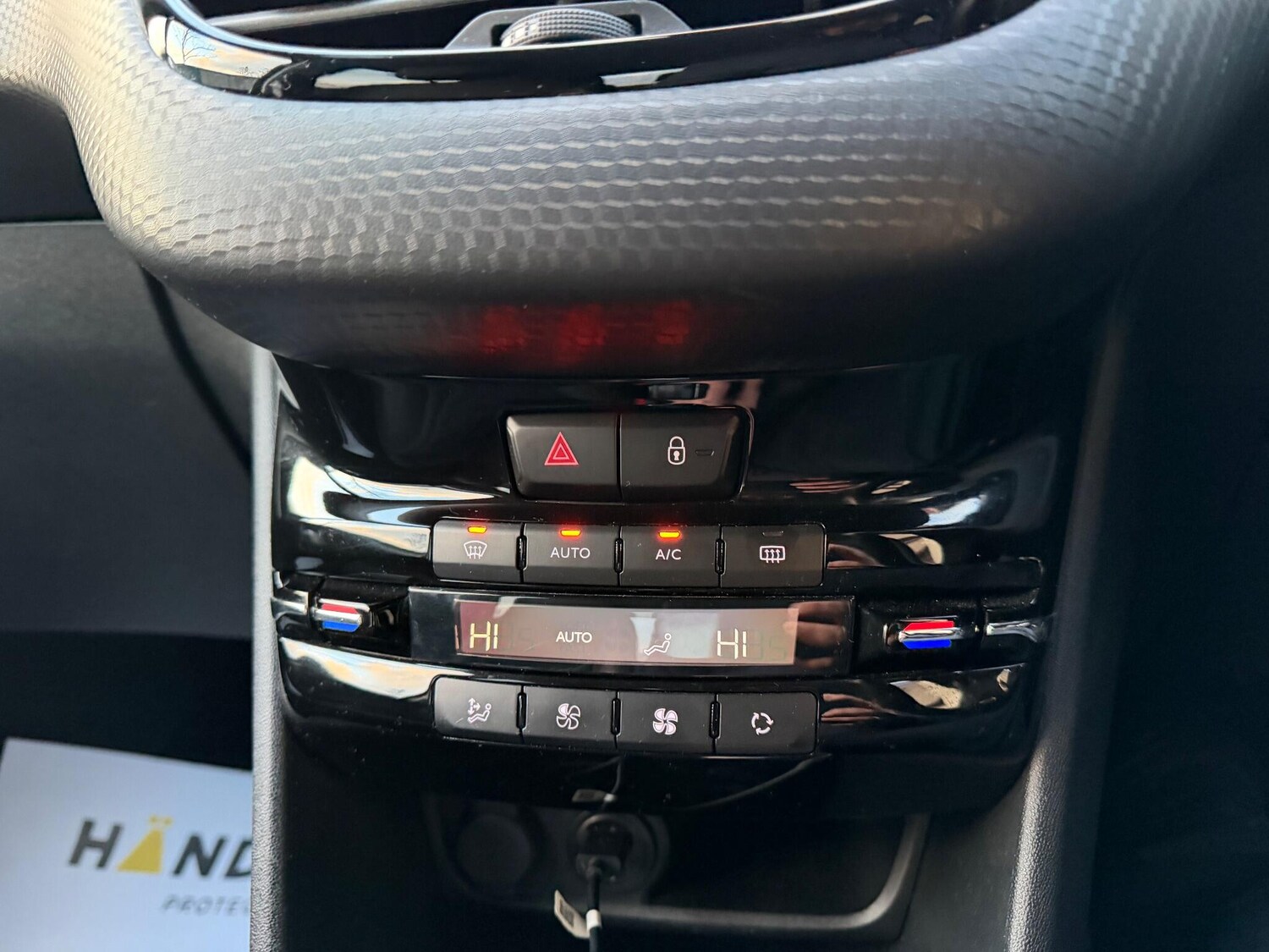 Used Peugeot 208 2017 for sale - 77175266: Photo 35