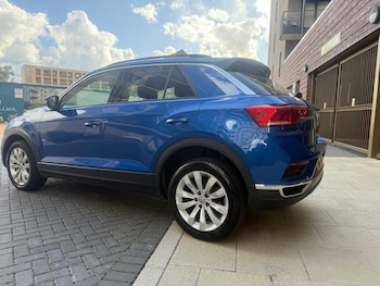 Used Volkswagen T-Roc 2018 for sale - 75905374: Photo