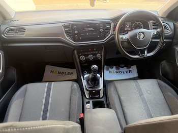 Used Volkswagen T-Roc 2018 for sale - 75905374: Photo