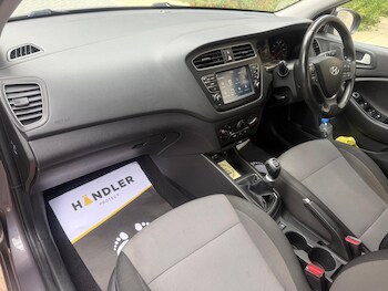 Used Hyundai i20 2019 for sale - 76990228: Photo