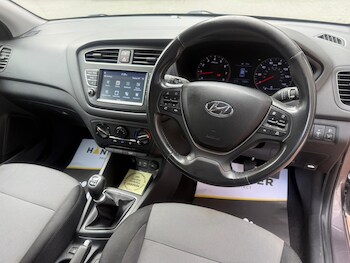 Used Hyundai i20 2019 for sale - 76990228: Photo