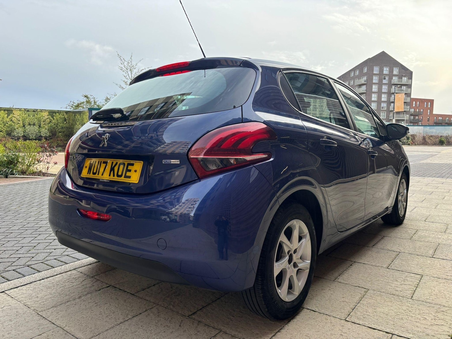 Used Peugeot 208 2017 for sale - 77882889: Photo 2