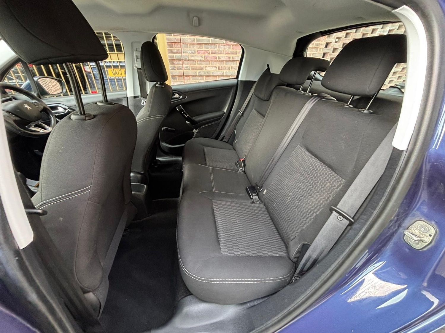 Used Peugeot 208 2017 for sale - 77882889: Photo 29