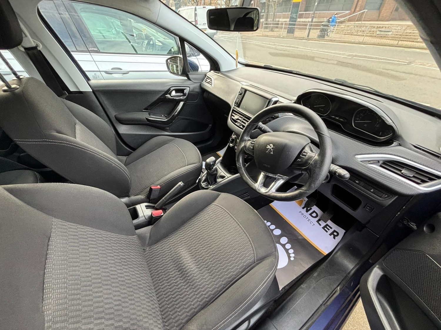 Used Peugeot 208 2017 for sale - 77882889: Photo 4