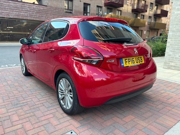 Used Peugeot 208 2016 for sale - 79225382: Photo