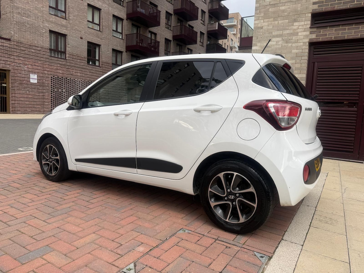Used Hyundai i10 2018 for sale - 76371190: Photo 14